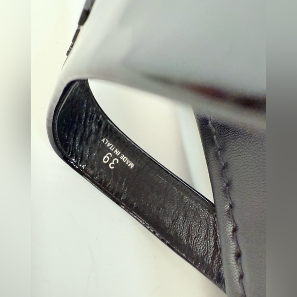 Prada Black Patent Leather logo embellished Flip flop thong flat sandals EU 39 - Picture 5 of 8